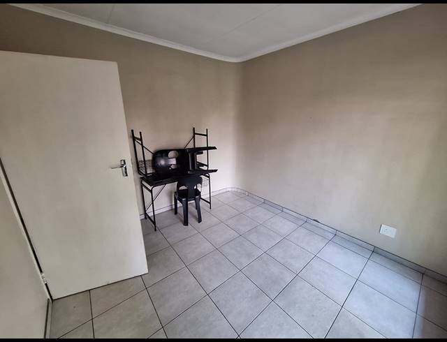 4 BEDROOM HOUSE FOR SALE IN VANDERBIJLPARK SE 6